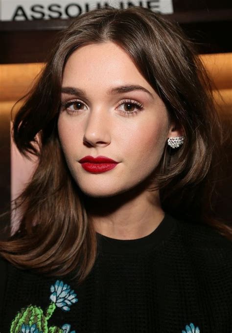 best red lipstick for brunettes.